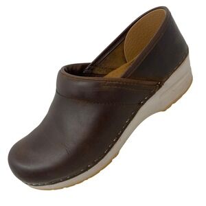 Dansko Womens Professional Clogs Size 37; 6.5-7 Brown Leather Comfort Work Shoes
